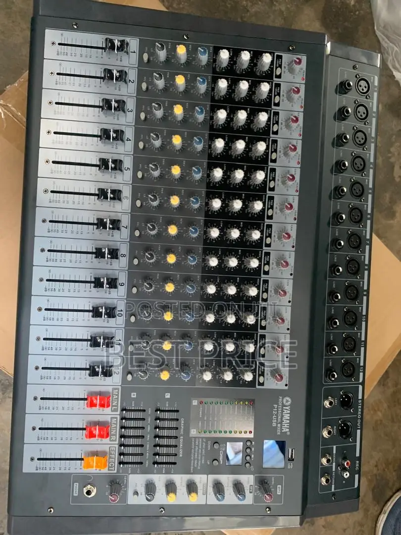 Yamaha Professional Mixer 12 Channel P12-Usb