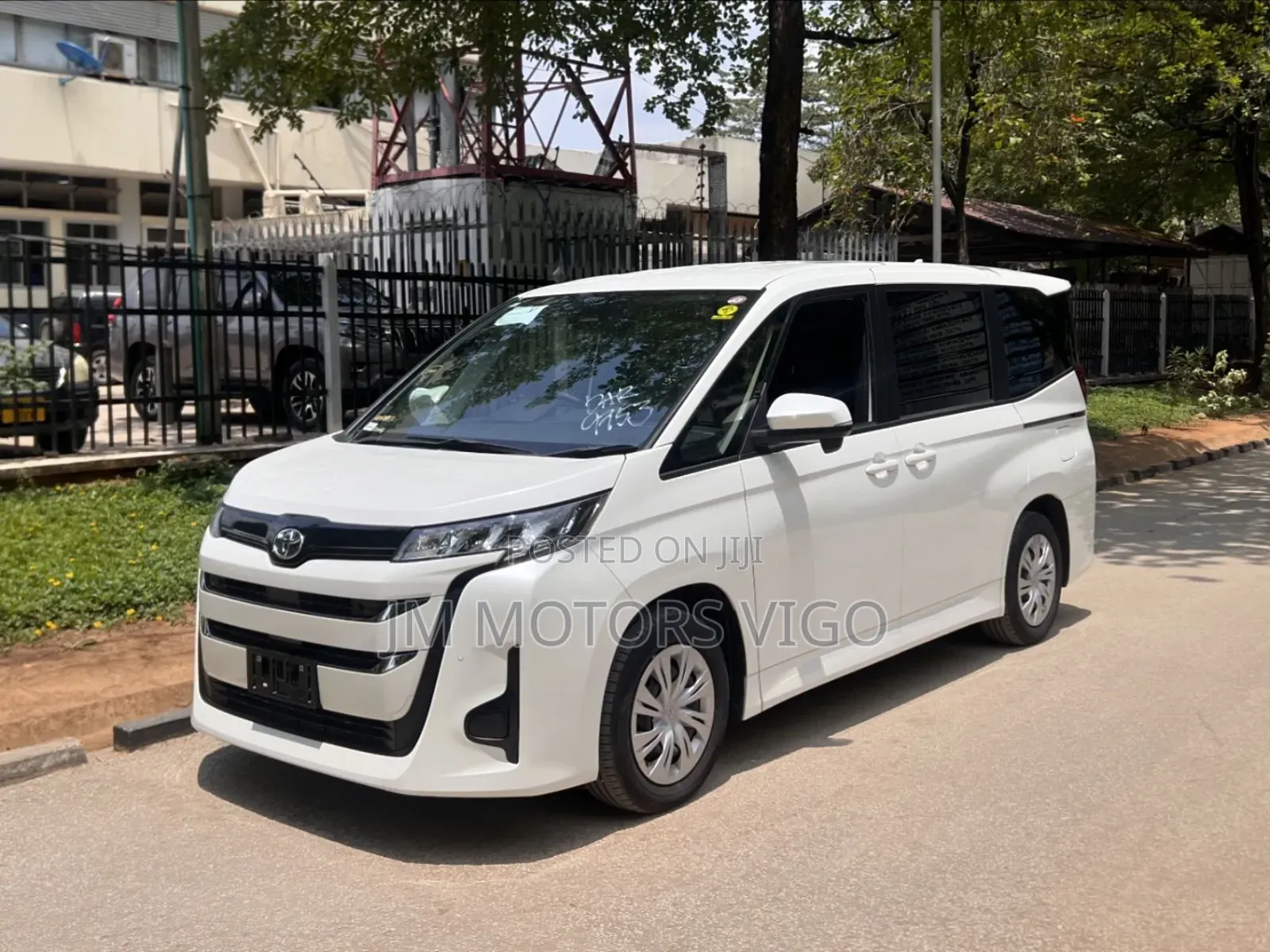 Toyota Noah 2023 White