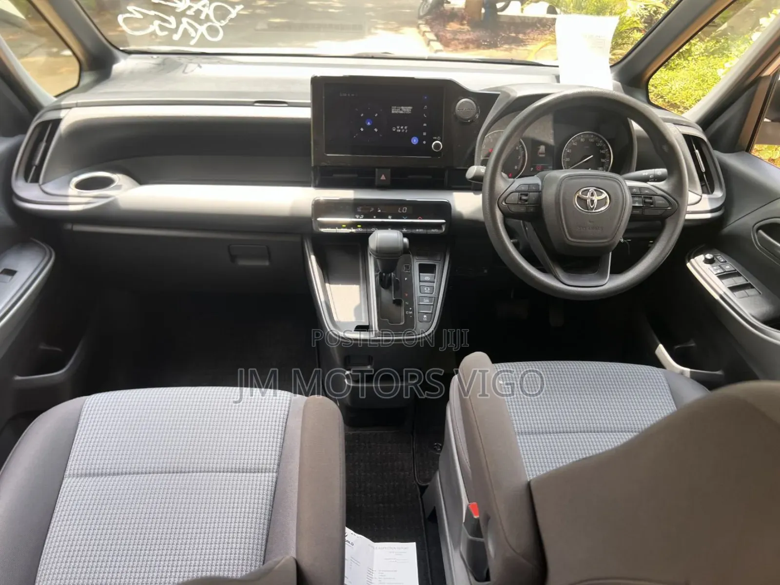 Toyota Noah 2023 White