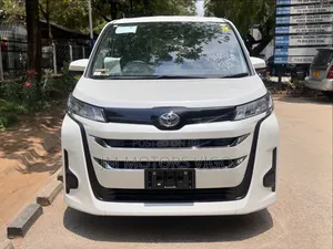 Toyota Noah 2023 White
