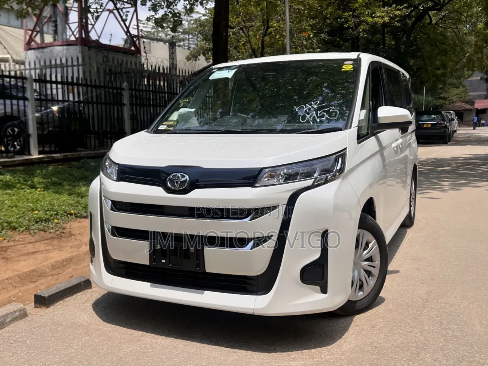 Toyota Noah 2023 White