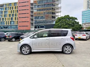 Toyota Ractis 1.5 AWD 2007 Silver