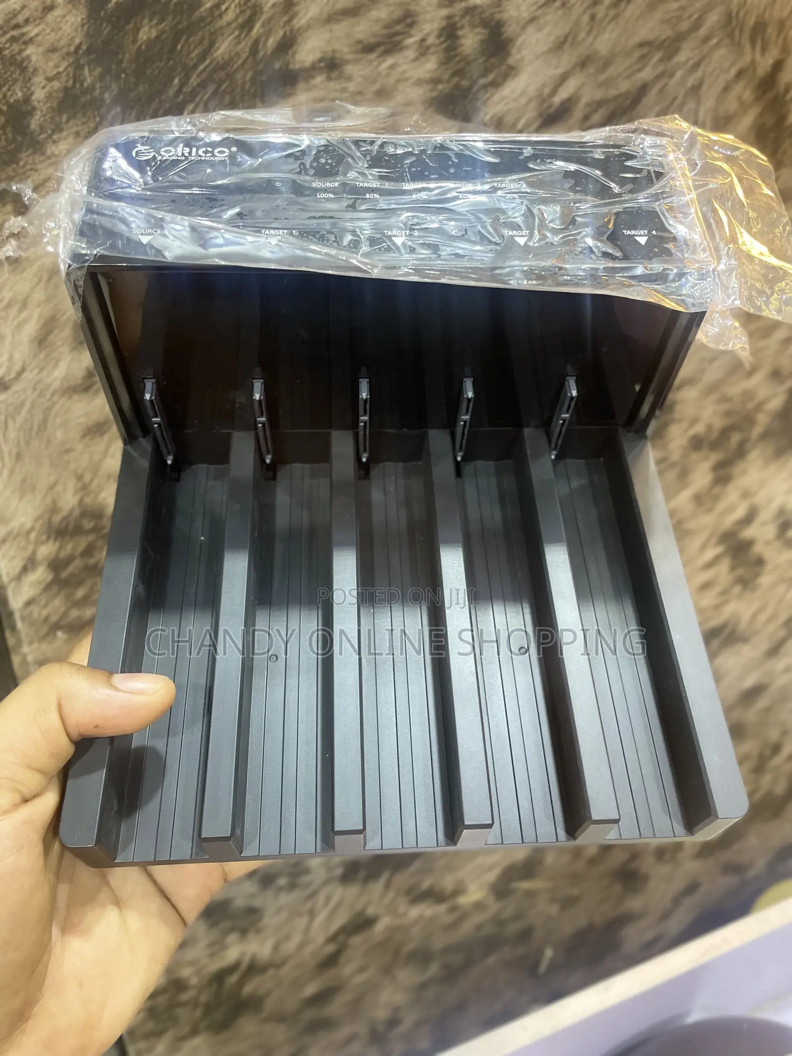 A Five-Bay SATA Hard Drive Duplicator
