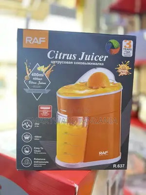 Citrus Press 25 Watt (0.4 L) Juicer With 2 Different Sized
