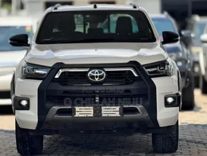 Toyota Hilux 2020 White