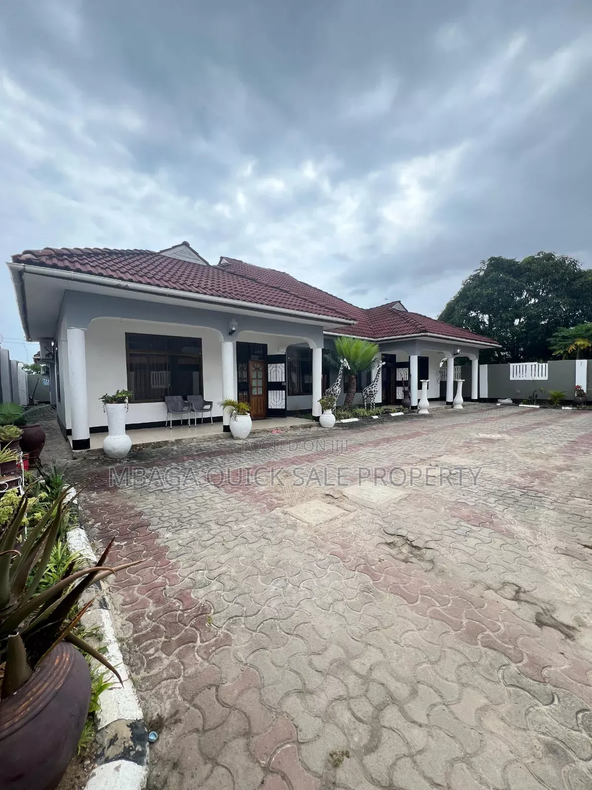 3bdrm Apartment in Bahari Beach, Mbezi for rent