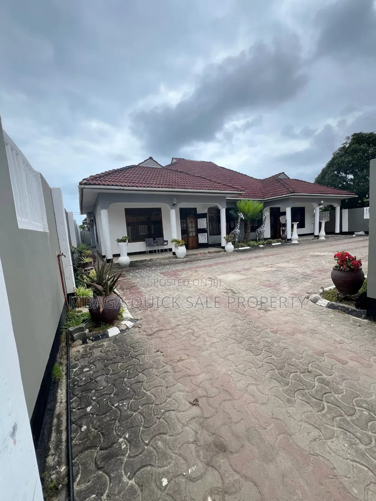 3bdrm Apartment in Bahari Beach, Mbezi for rent