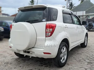 Toyota Rush 2010 White