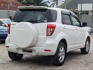 Toyota Rush 2010 White