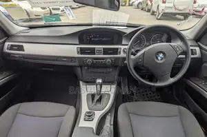 BMW 3 Series 320i RWD 2010 Matt Black