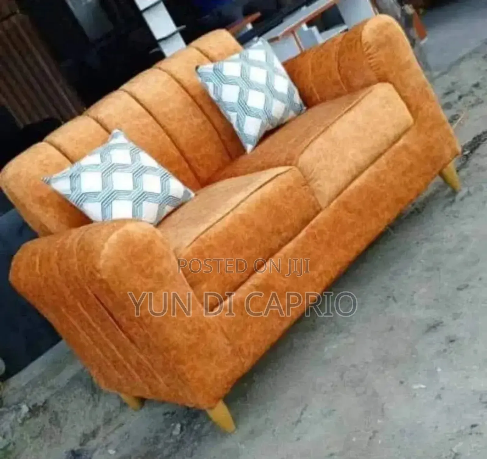 Sofa Classic Siti Mbili Mpya