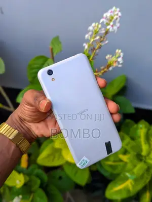 Sharp Aquos Sense 2 SHV43 32 GB White
