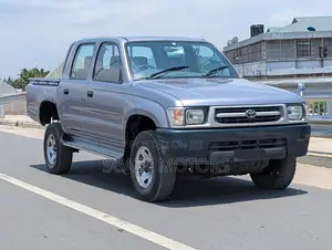 Toyota Hilux 1999 Gray