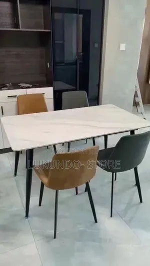 Cofee Table With 4 Chair