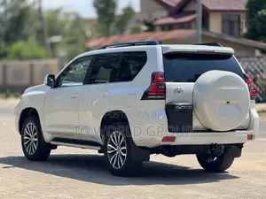 Toyota Land Cruiser Prado 2023 White