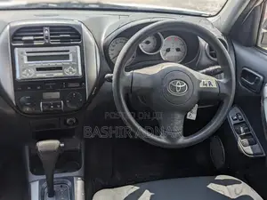 Toyota RAV4 2005 White