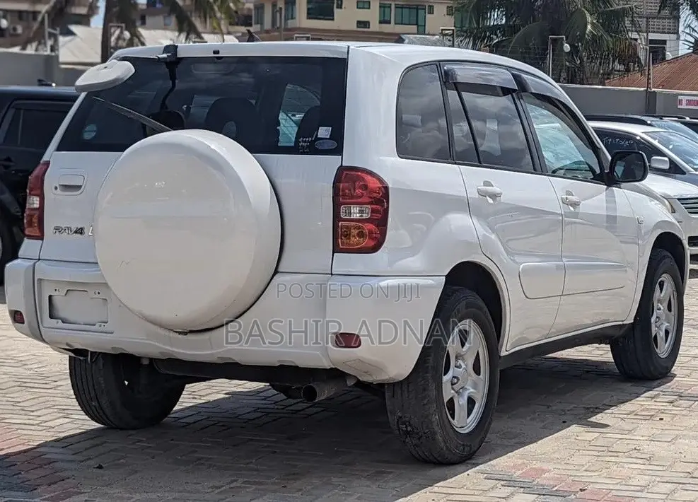 Toyota RAV4 2005 White