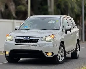 Subaru Forester 2013 Pearl