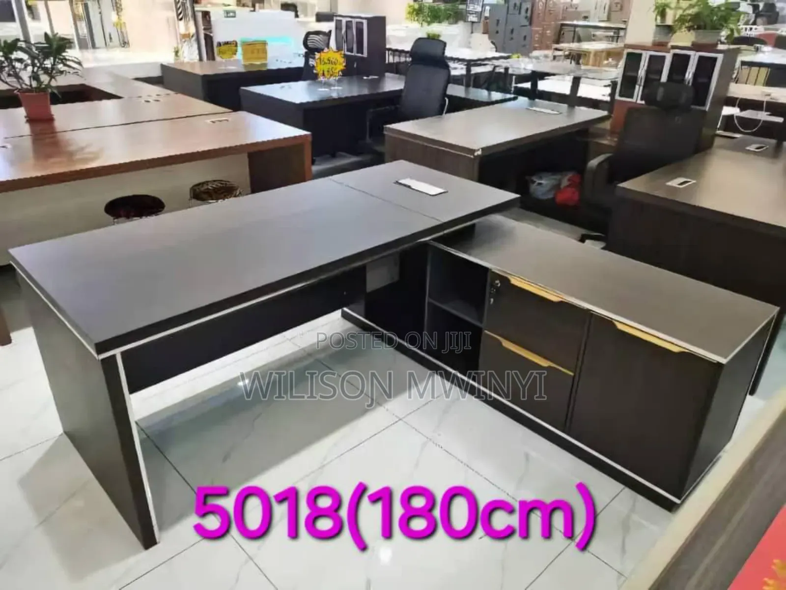 Executive Table( Meza Ya Ofisin)
