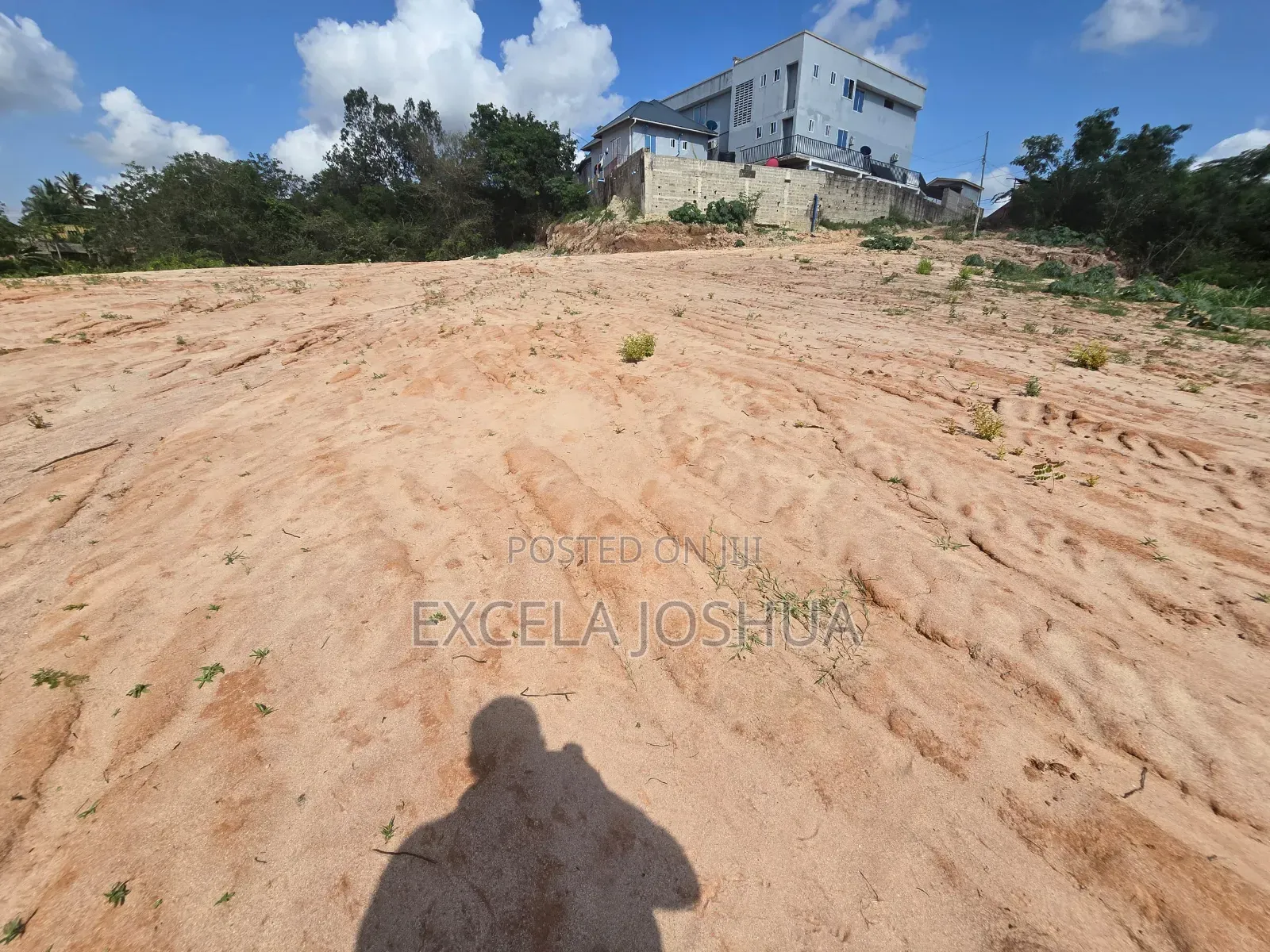 Kiwanja SQM 3000 Kinauzwa Goba Triple B