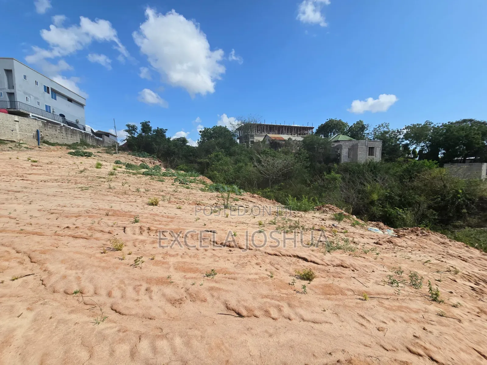Kiwanja SQM 3000 Kinauzwa Goba Triple B