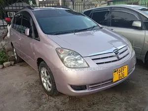 Toyota Corolla Spacio 2004 Pink