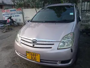 Toyota Corolla Spacio 2004 Pink