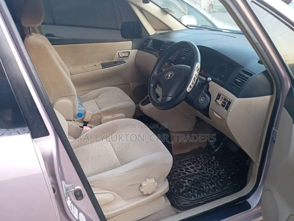 Toyota Corolla Spacio 2004 Pink
