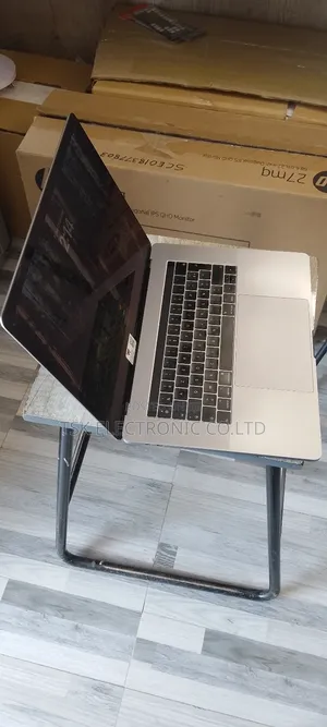 Laptop Apple MacBook Pro 2019 16GB Intel Core I9 SSD 512GB