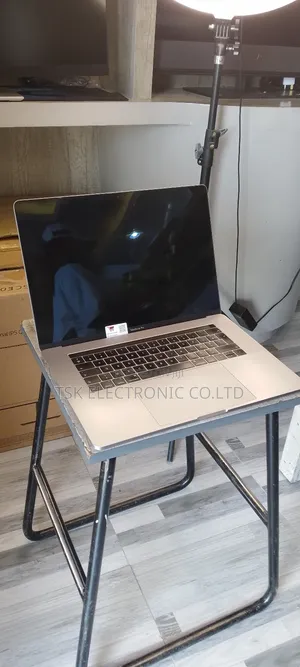 Laptop Apple MacBook Pro 2019 16GB Intel Core I9 SSD 512GB