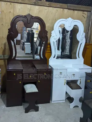Dressing Table Za Kisasa Kabisa Pia Zina Droo Chini