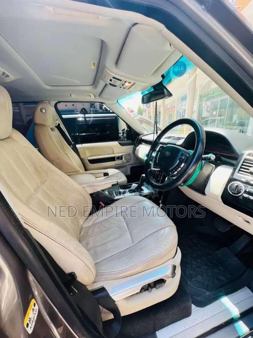 Land Rover Range Rover Vogue 2010 Silver