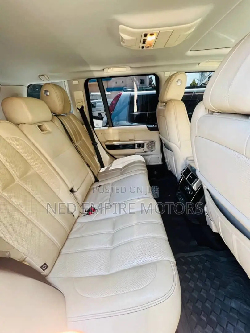 Land Rover Range Rover Vogue 2010 Silver