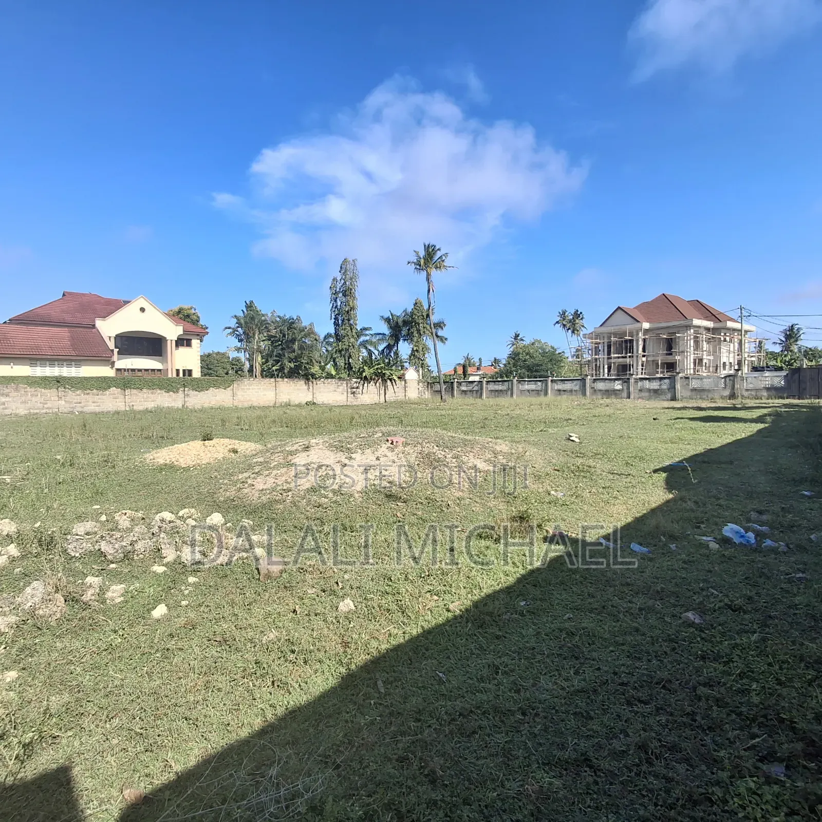 Plot for Sale Bahari Beach .!