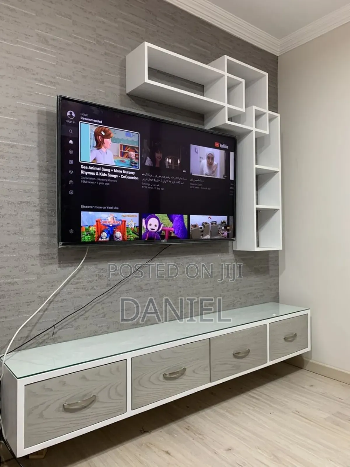 Tv Showcase Ya Chini Na Shelf Za Ukutani Rangi Nyeupe