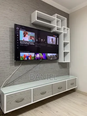 Tv Showcase Ya Chini Na Shelf Za Ukutani Rangi Nyeupe