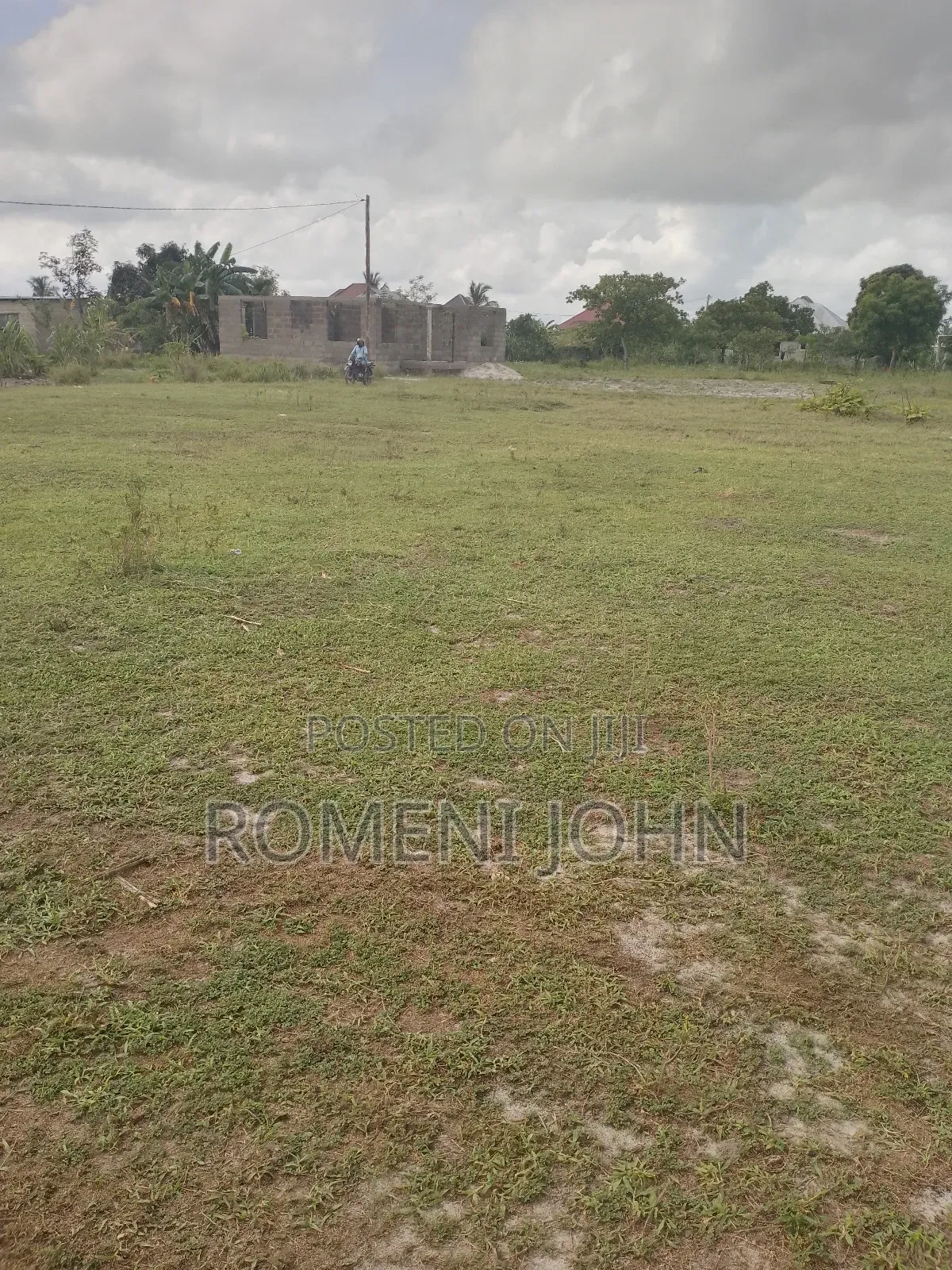 Eneo Sqmita 400 Linauzwa Milioni 6.5 Bombambili Njia Nne.