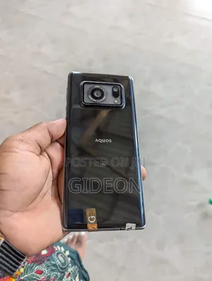 Sharp Aquos R6 128 GB Black