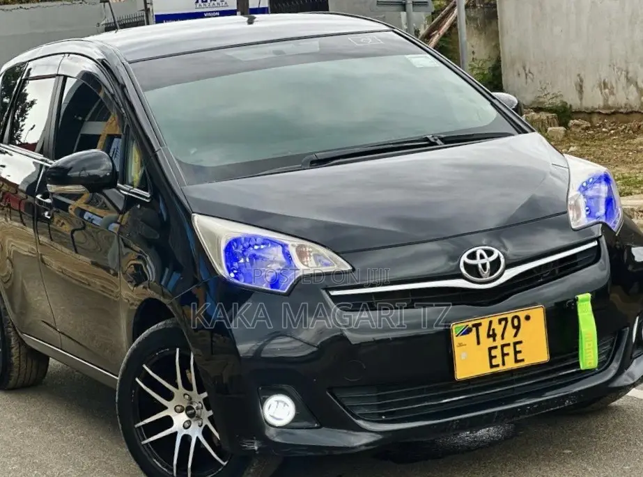 Toyota Ractis 2012 Black