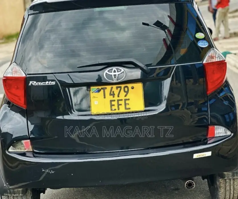 Toyota Ractis 2012 Black