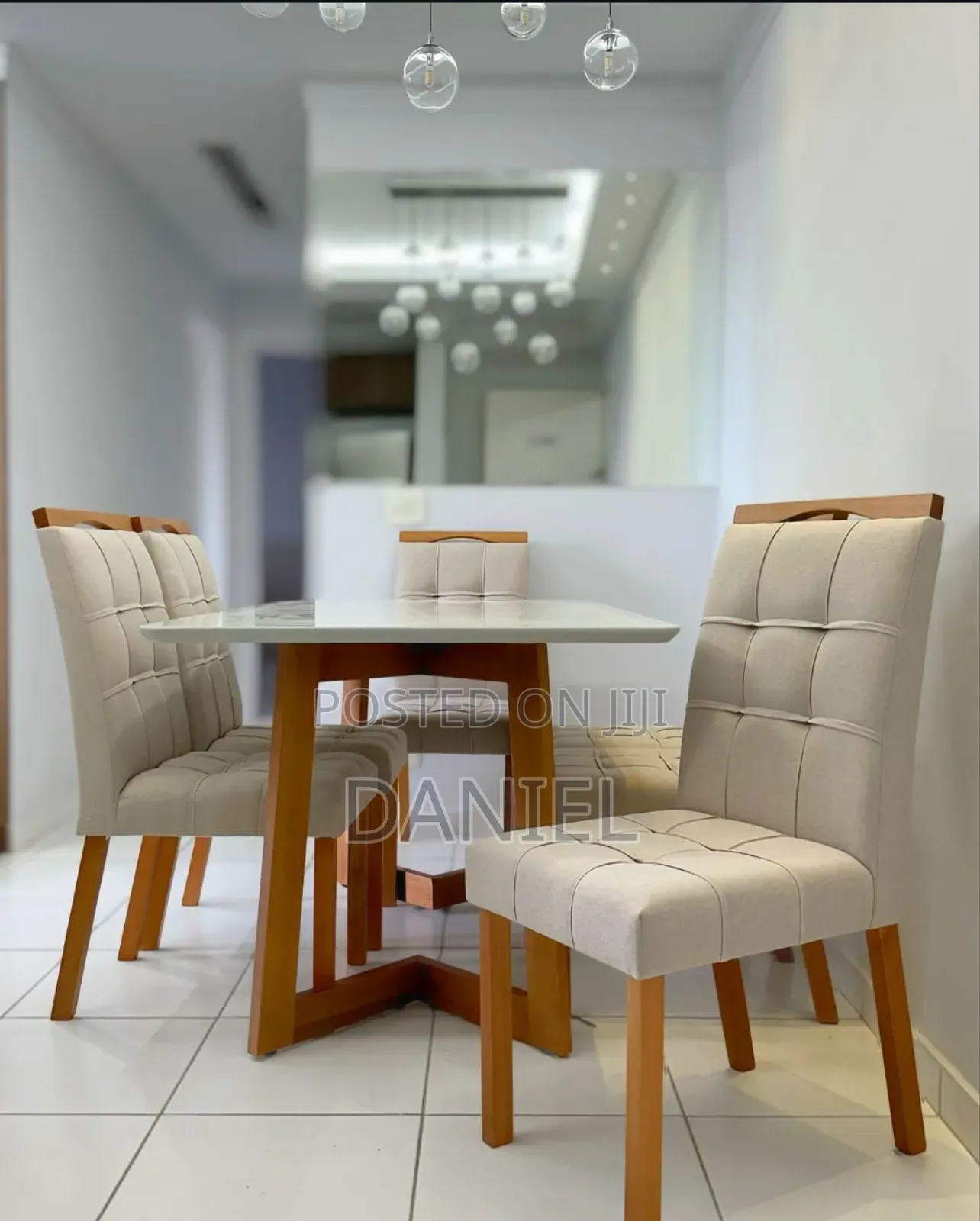 Dining Table Ya Viti Sita Mbao Ngumu