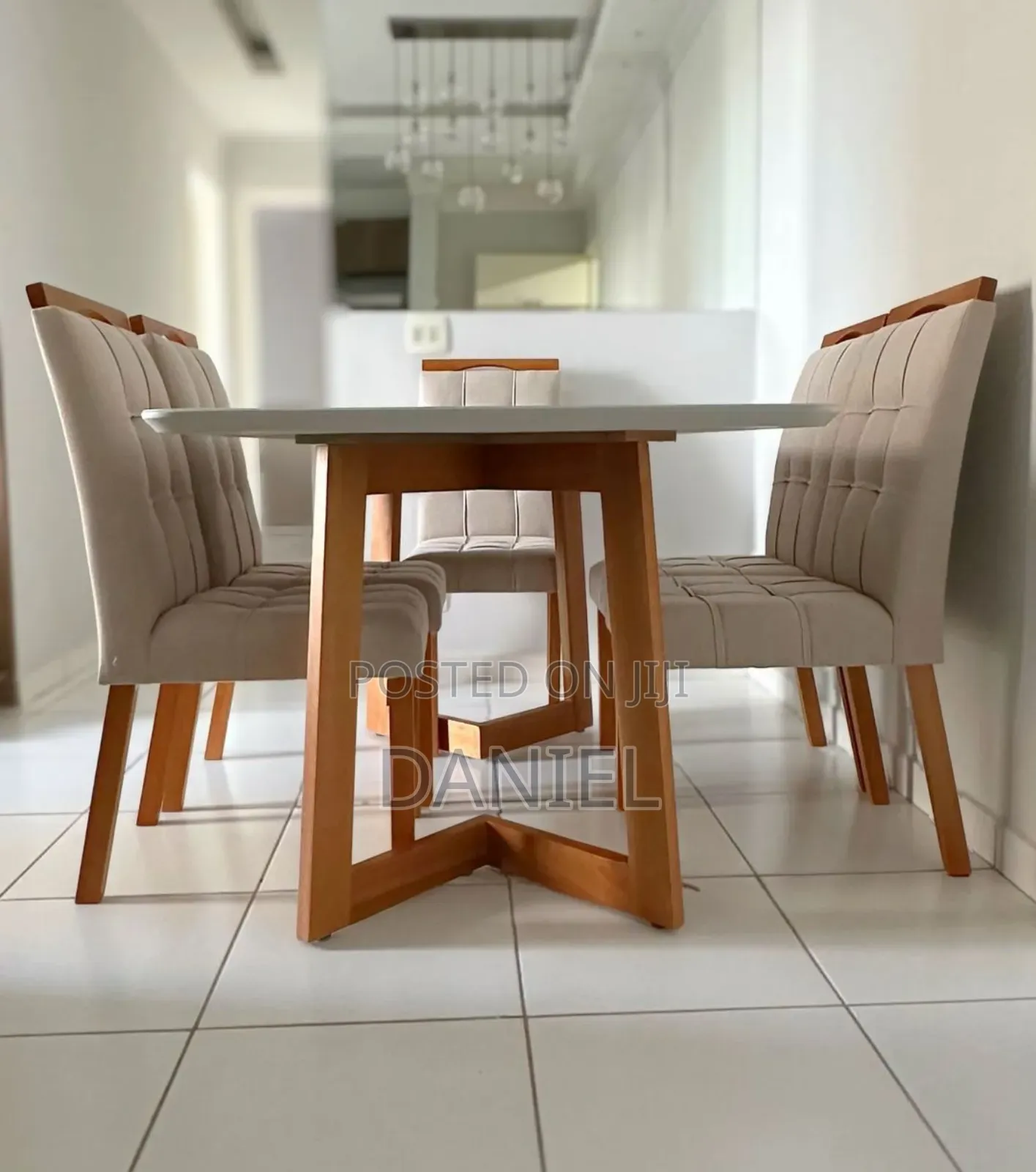 Dining Table Ya Viti Sita Mbao Ngumu