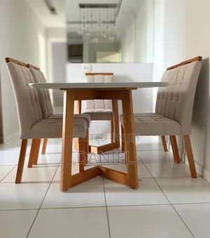 Dining Table Ya Viti Sita Mbao Ngumu