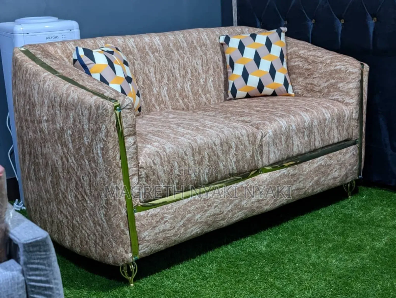 Sofa Sety La Watu Wawili