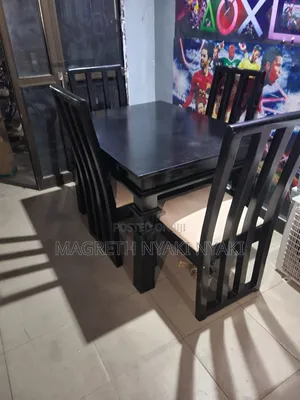 Dinning Table Viti 4 Bado Mpya