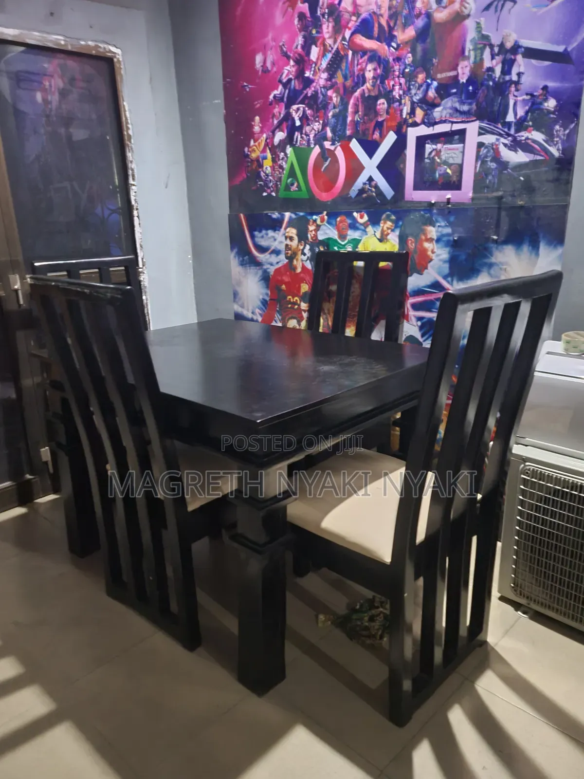 Dinning Table Viti 4 Bado Mpya