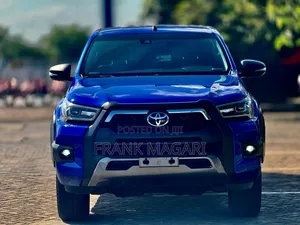 Toyota Hilux 2021 Blue