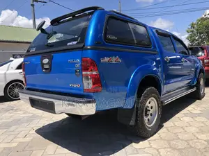 Toyota Hilux 2005 Blue