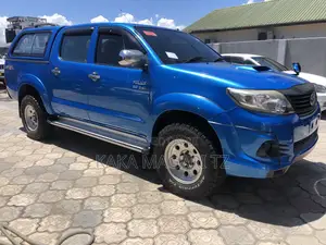 Toyota Hilux 2005 Blue