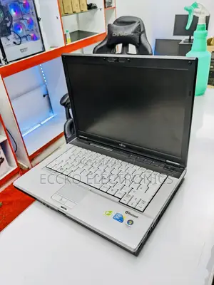 Laptop Fujitsu Lifebook E743 3GB Intel Core 2 Duo HDD 350GB